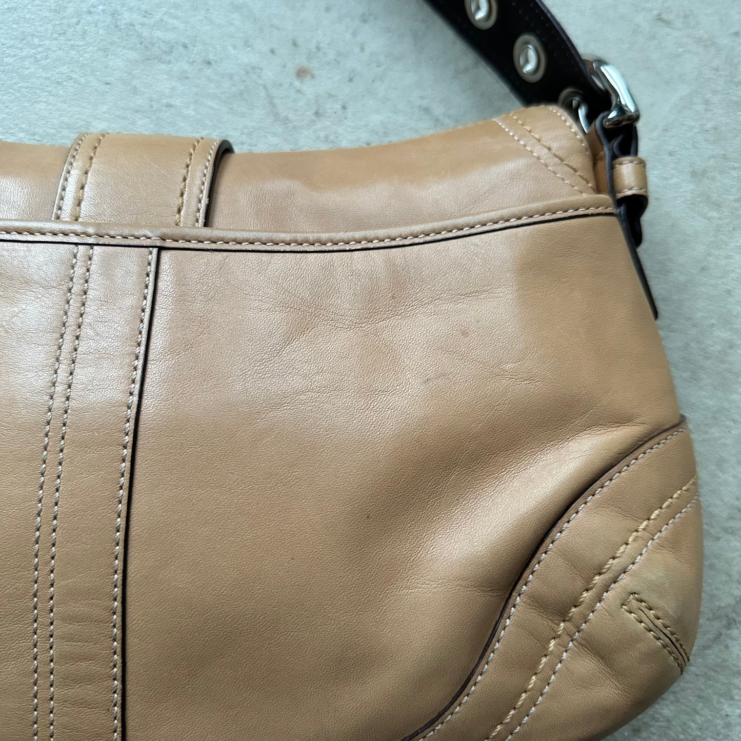 Authentic Vintage Y2K Coach Tan Leather Soho Shoulder Bag