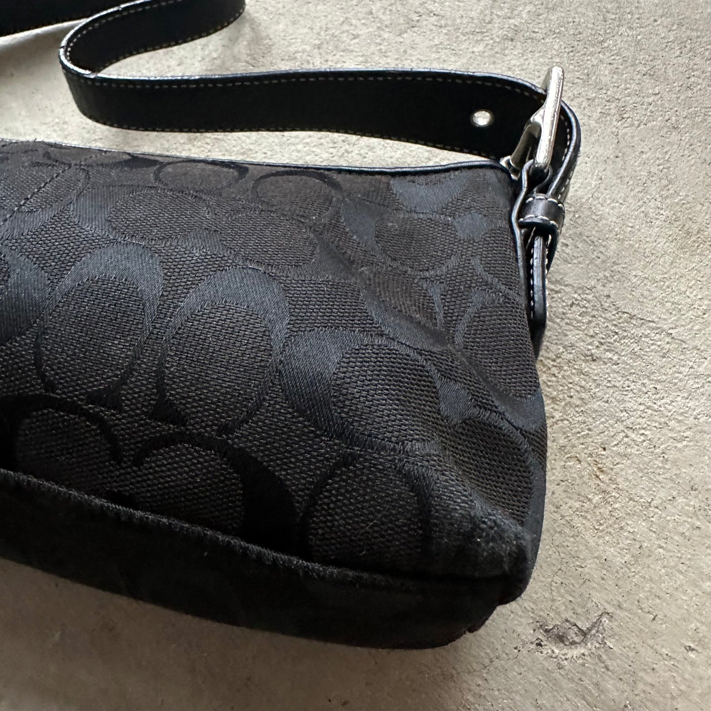 Authentic Vintage Y2K Coach Black Baguette Shoulder Bag