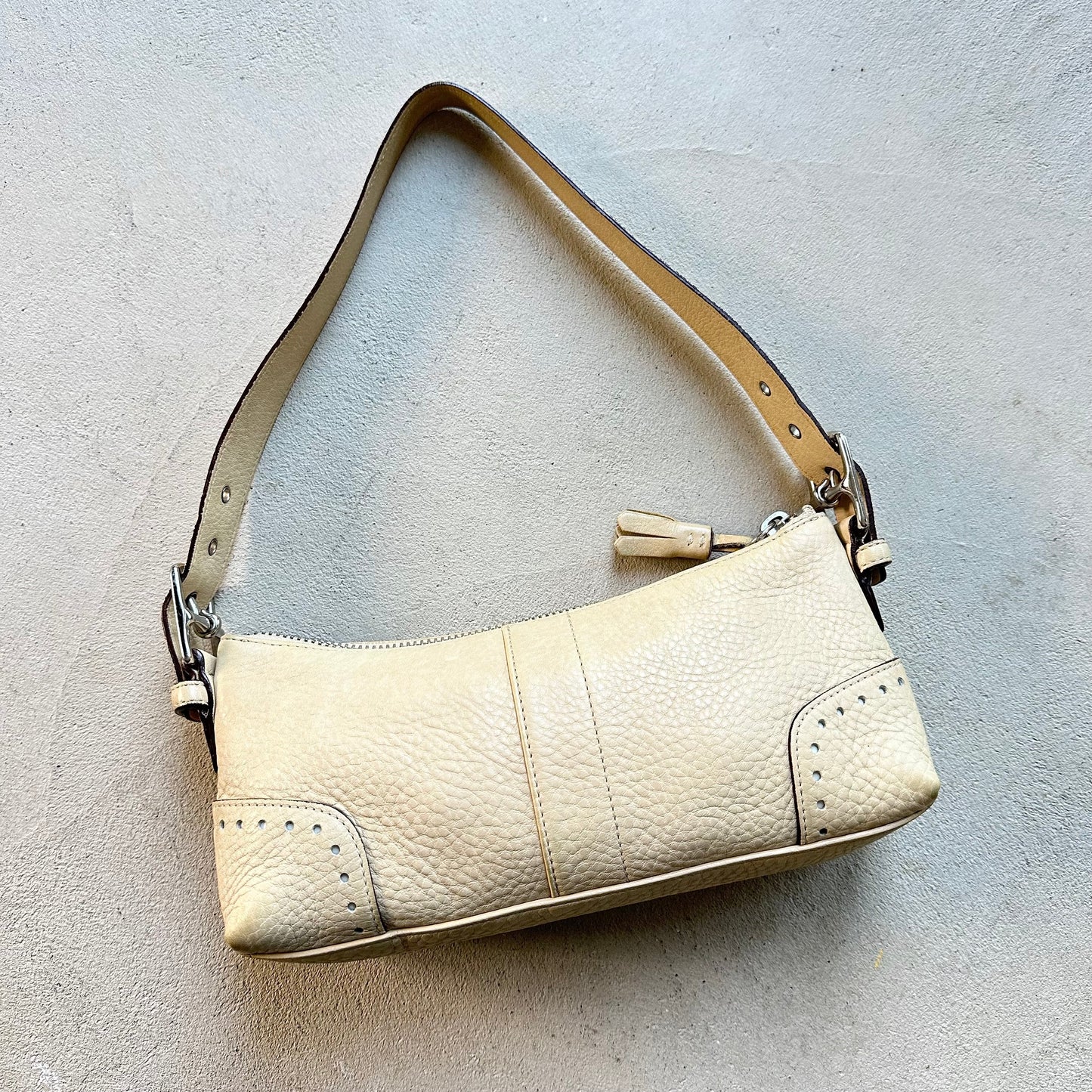 Authentic Vintage Y2K Coach Tan Leather Baguette Shoulder Bag